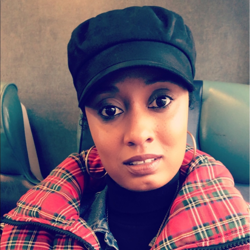 Meet your Posher, Tenaisha